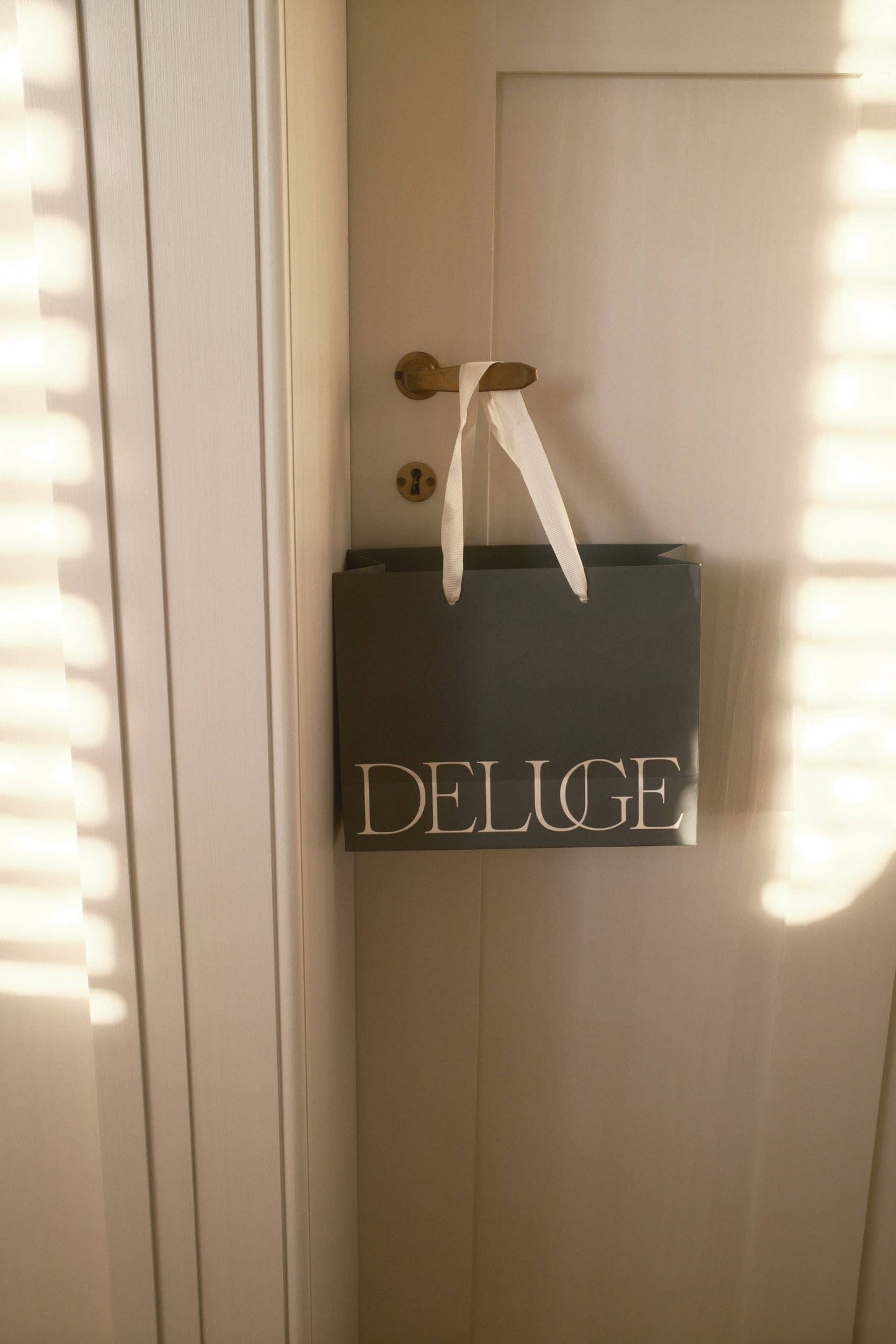 MEDIUM GIFT WRAPPING