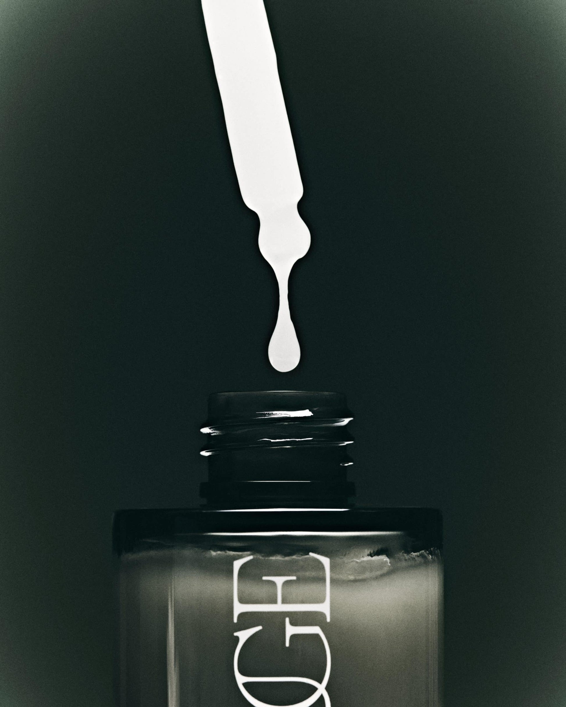 Fortifying scalp serum druppel en flesje