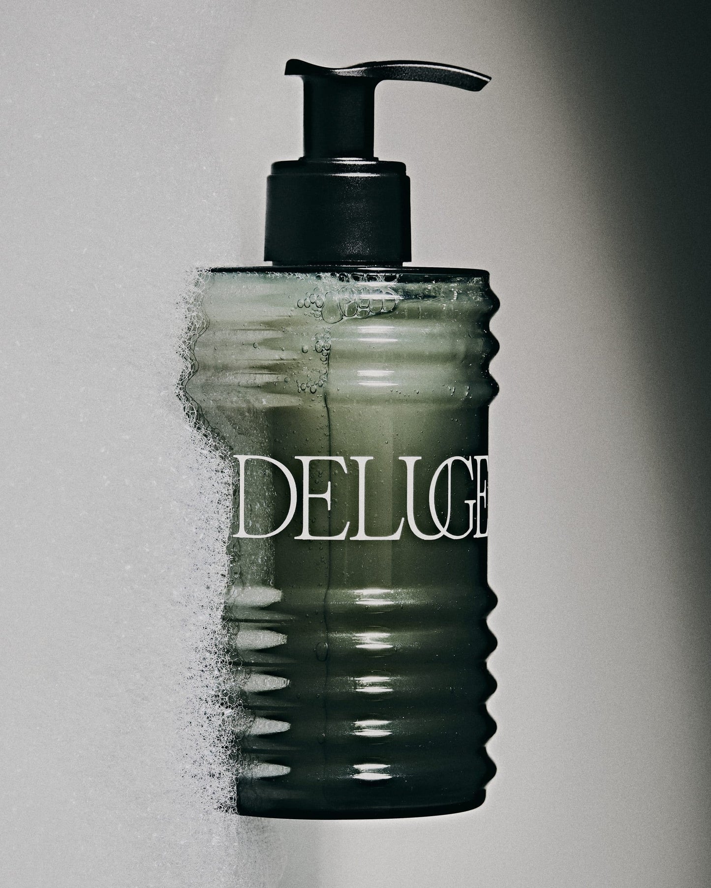 Gentle cleansing shampoo fles met schuim